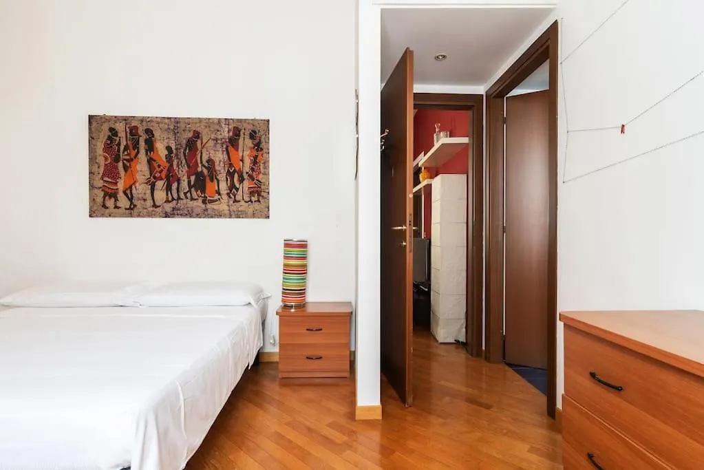 Bilocale In Porta Romana Milano 0*,  Italien