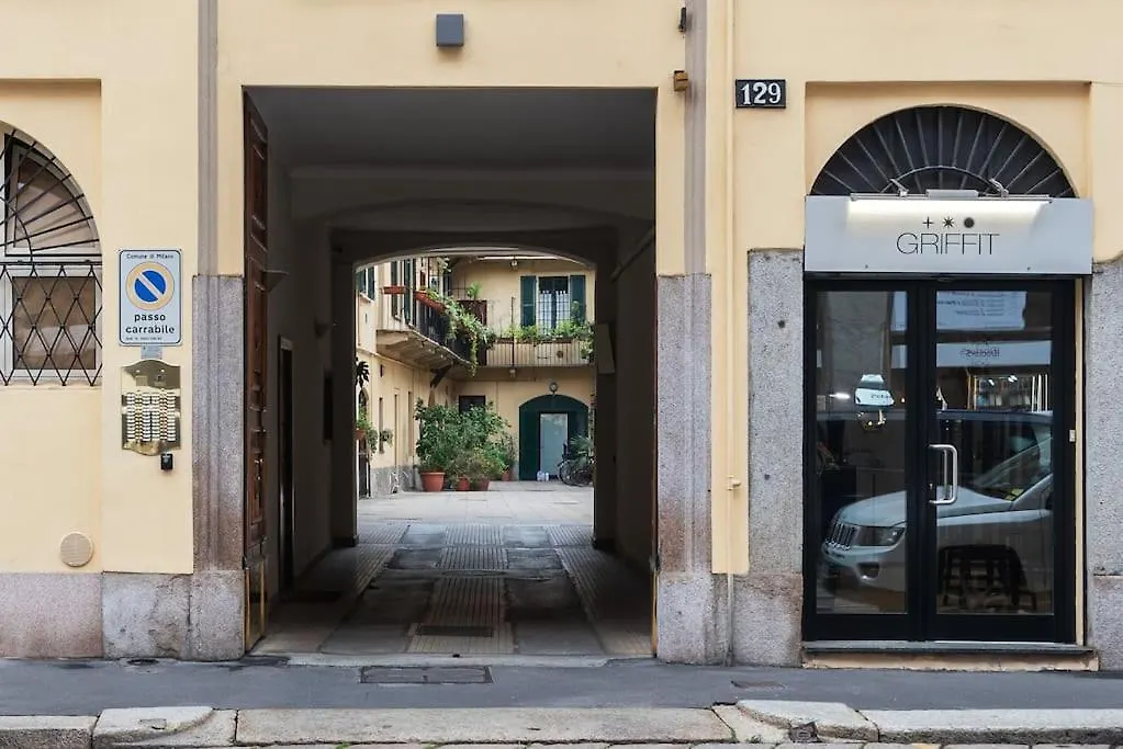 Bilocale In Porta Romana Милан 0*,